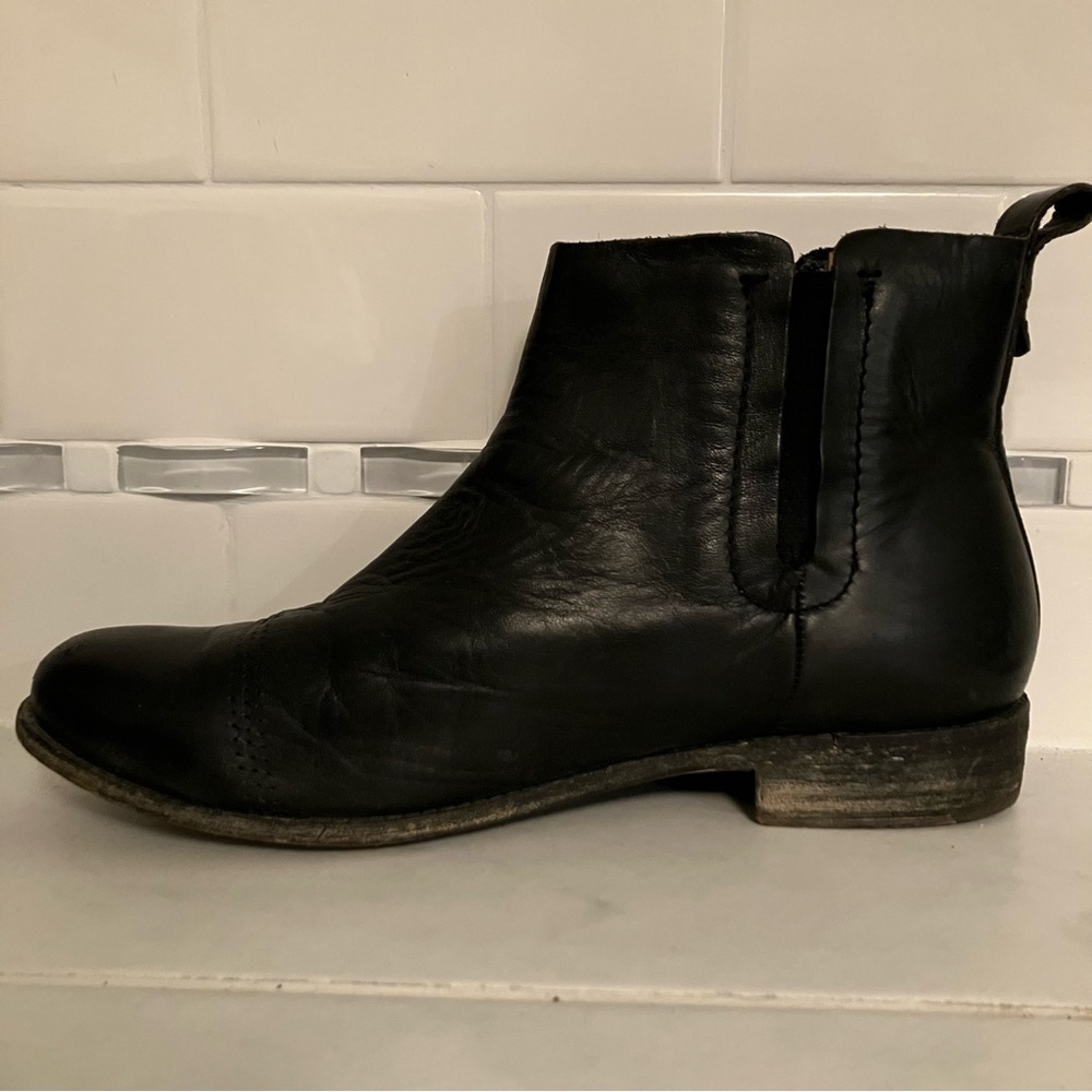 OluKai Black leather Ankle Boots.  Side elastics.  Quality shoes!